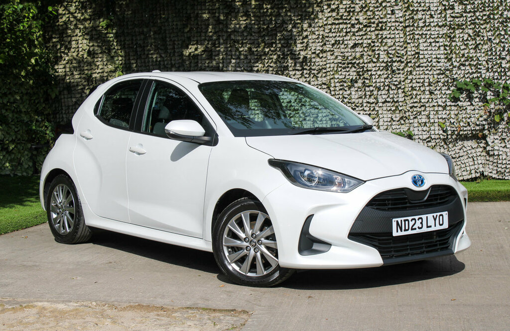 Toyota Yaris Icon White