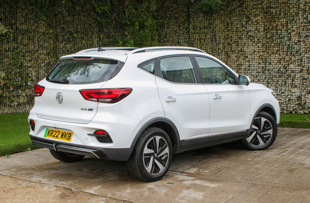 MG ZS Ev Long Range Trophy White #3