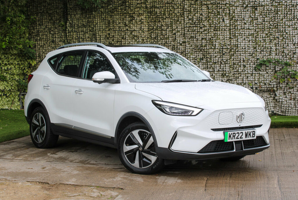 MG ZS Ev Long Range Trophy White