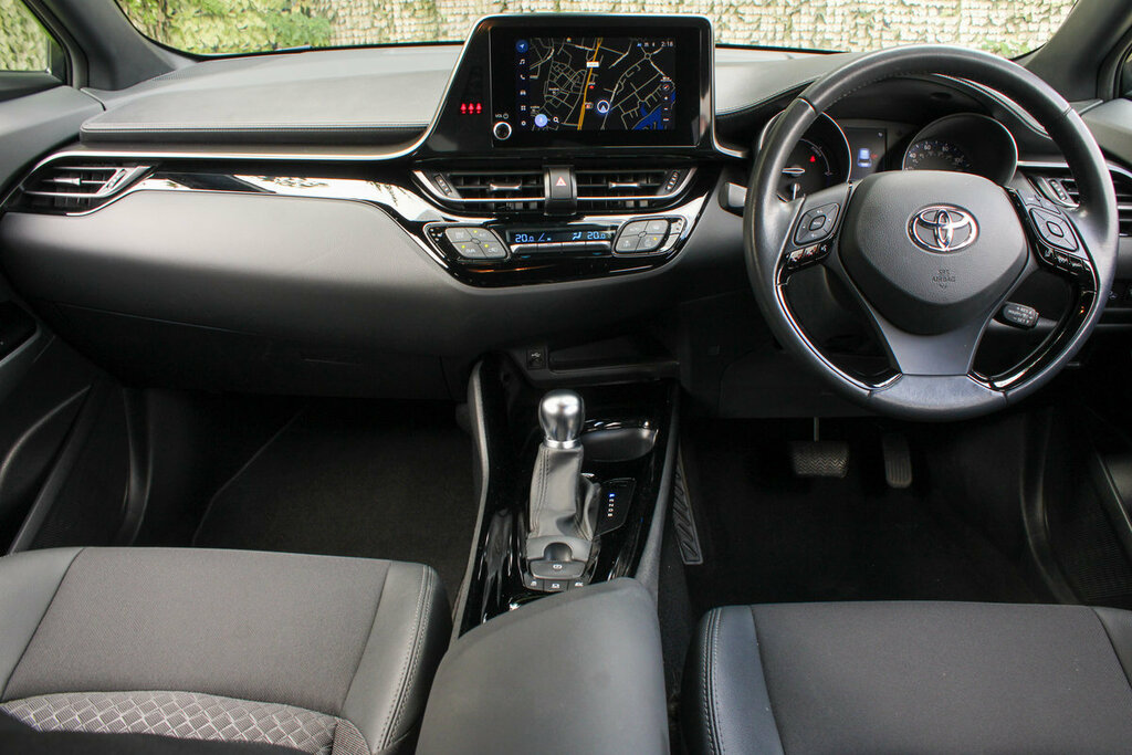 Toyota C-Hr Design White #2