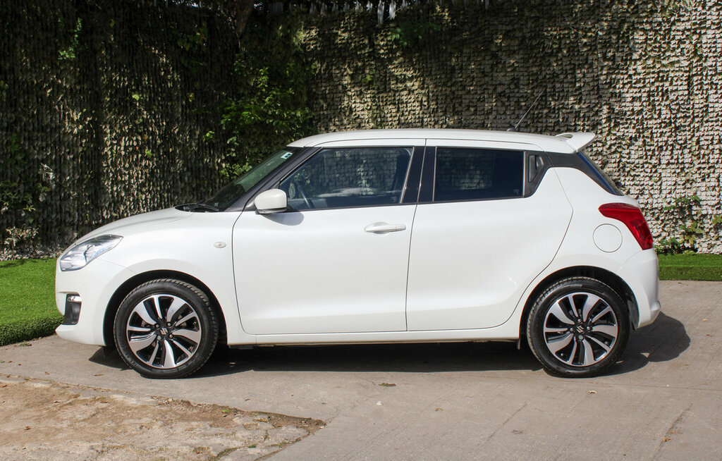Suzuki Swift Sz-t White #6