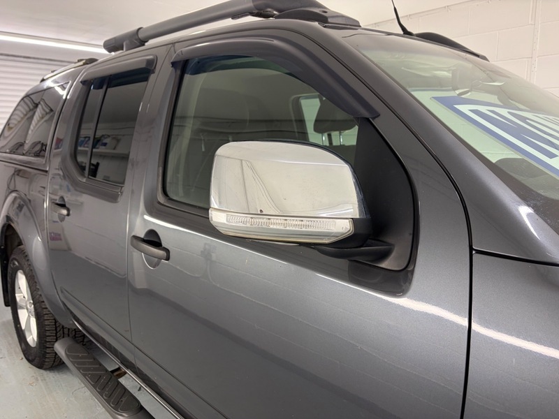 Nissan Navara Platinum Black #13