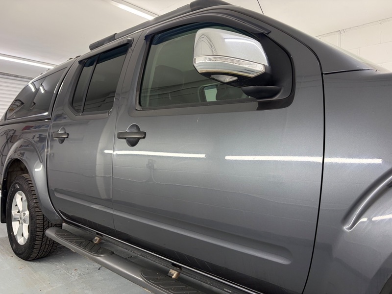 Nissan Navara Platinum Black #9