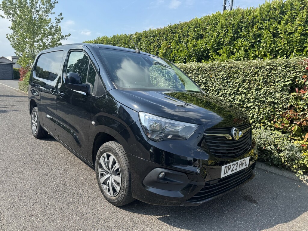 Vauxhall Combo 1.5 Combo Pro 1.5D 100 M6 L2h1 2300 Panel Van 202 Black #4