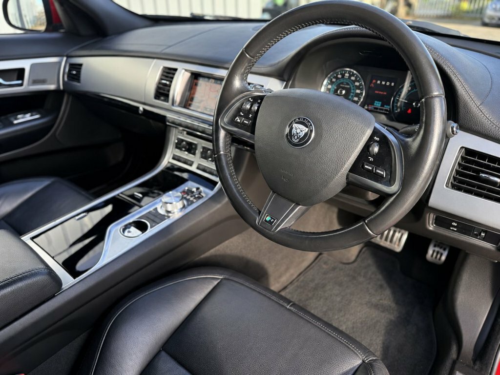 Jaguar XF 2.2L R-sport Black Red #6