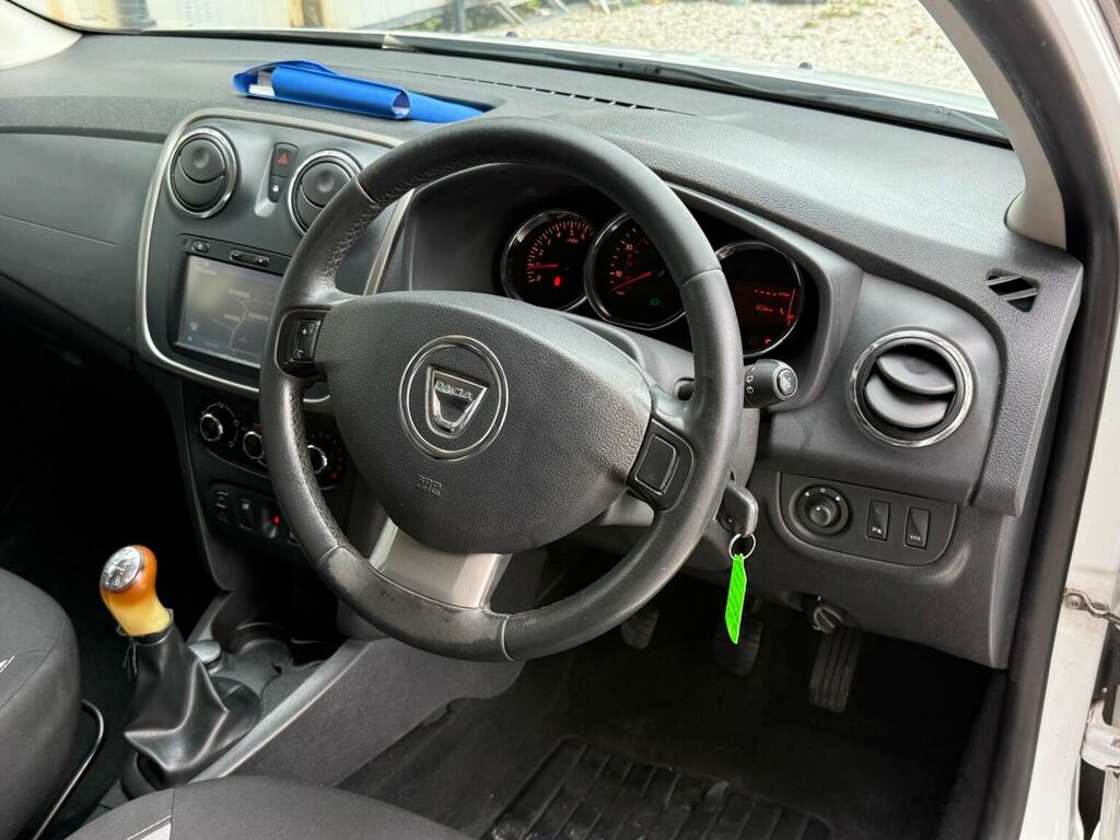 Dacia Sandero Stepway Hatchback 1.5 Dci Laureate Euro 6 Ss 2016 NV16LLT White #2