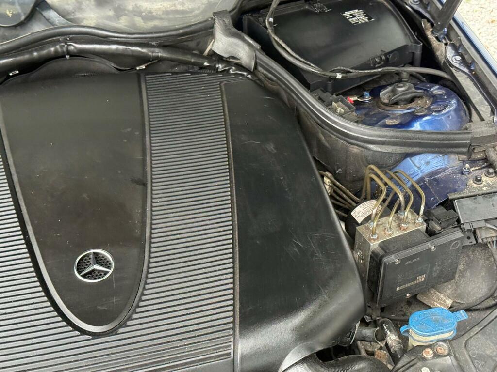 Mercedes-Benz C Class Elegance Se Red #44
