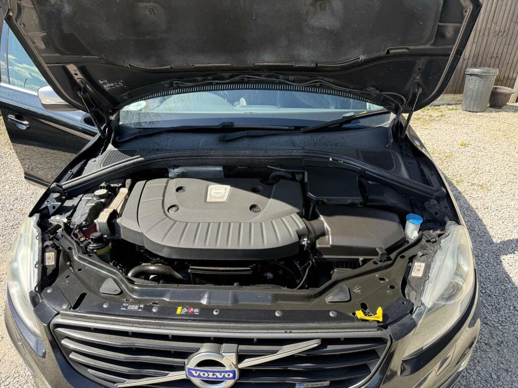 Volvo XC60 2.0 D4 R-design Lux 178 Bhp Black #48