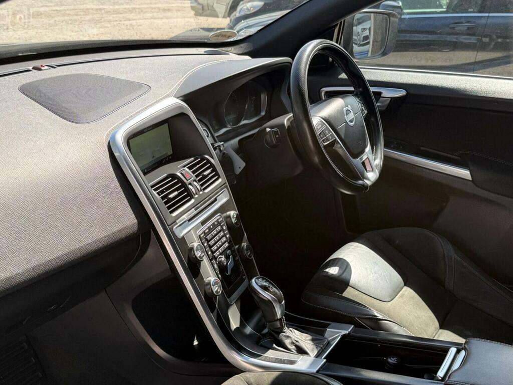 Volvo XC60 2.0 D4 R-design Lux 178 Bhp Black #24