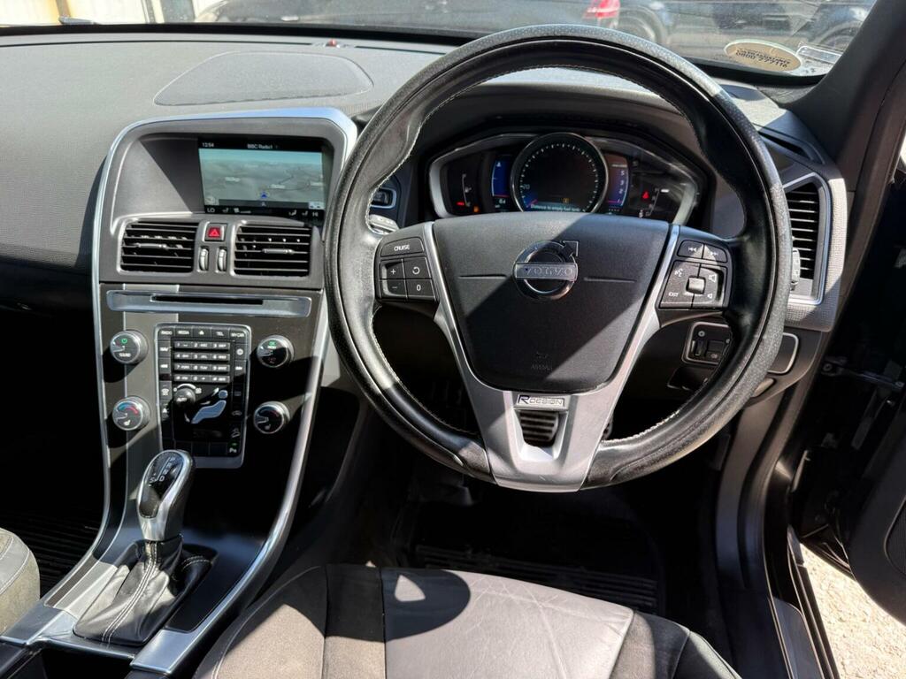Volvo XC60 2.0 D4 R-design Lux 178 Bhp Black #4
