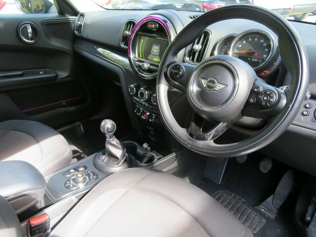 Mini Countryman 1.5 Cooper All4 134 Bhp Red #10