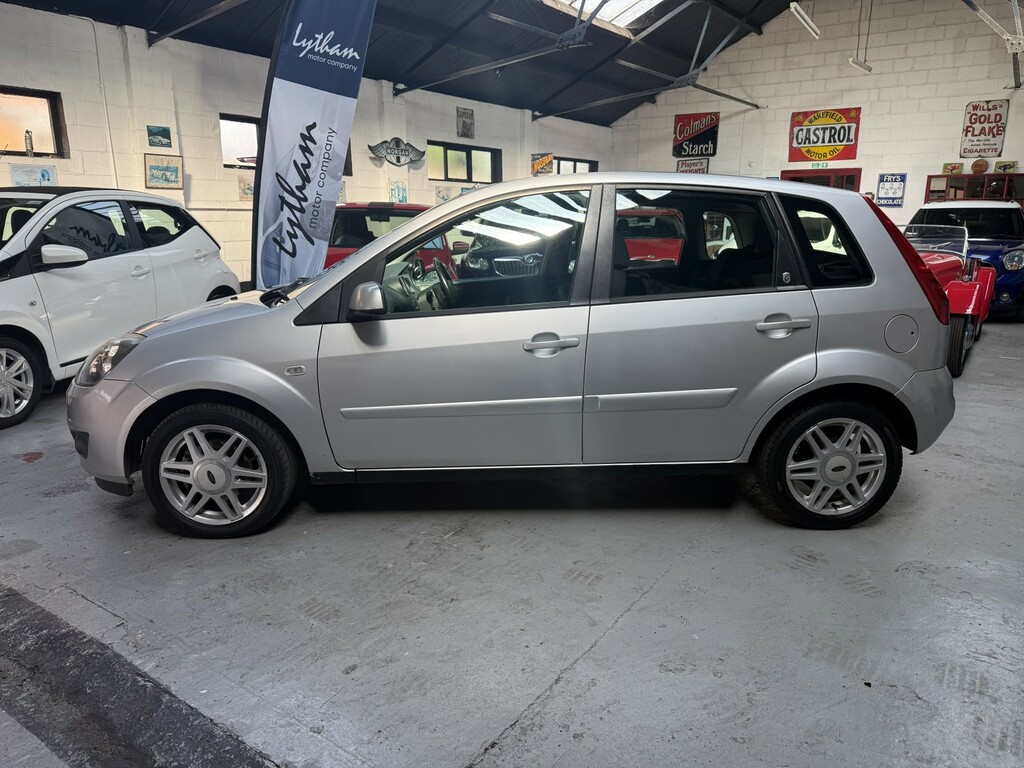 Ford Fiesta 1.4 Td Ghia 200909 FJ08OLK Silver #3