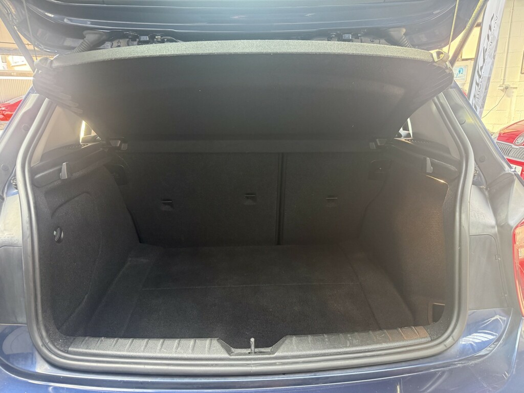 BMW 1 Series Hatchback Blue #13