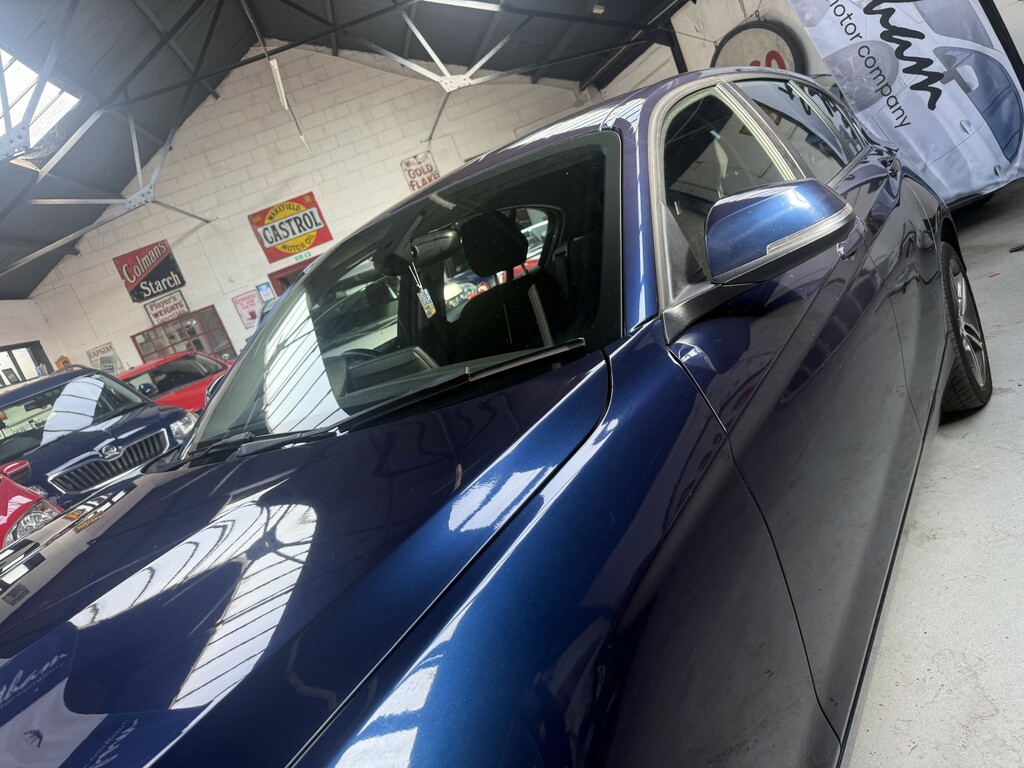BMW 1 Series Hatchback Blue #9