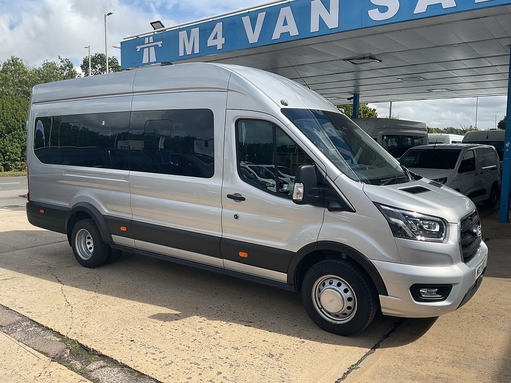 Ford Transit Custom 460 Ecoblue Limited 17 Seat Minibus U8464 U Silver