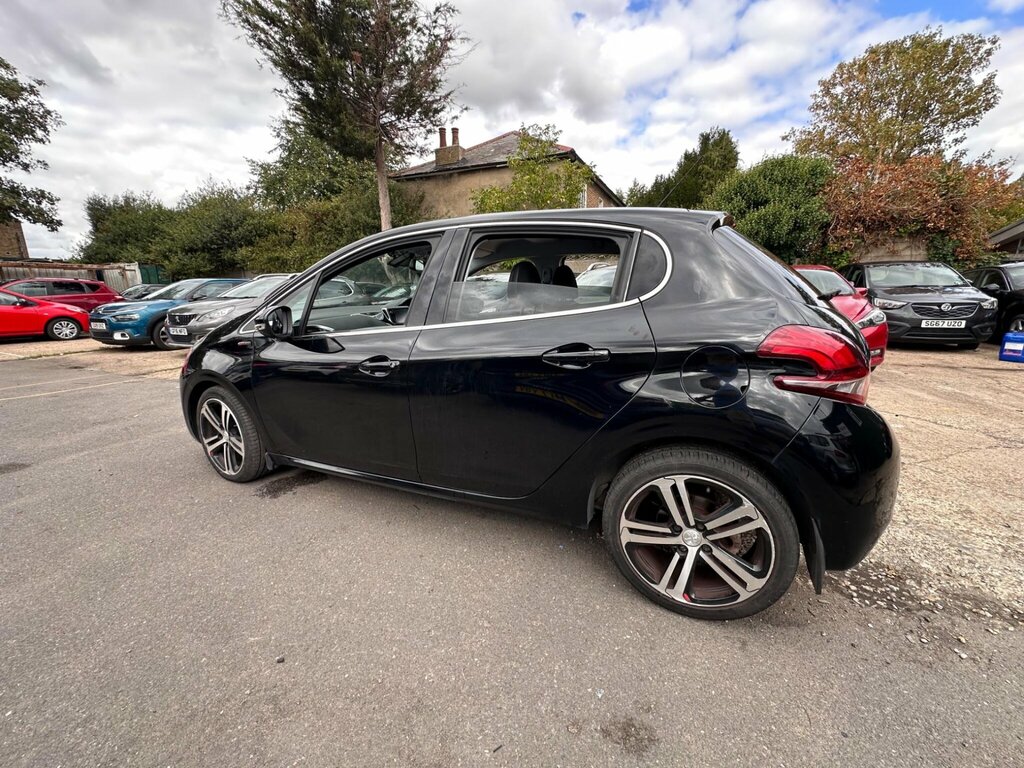 Peugeot 208  Black #9