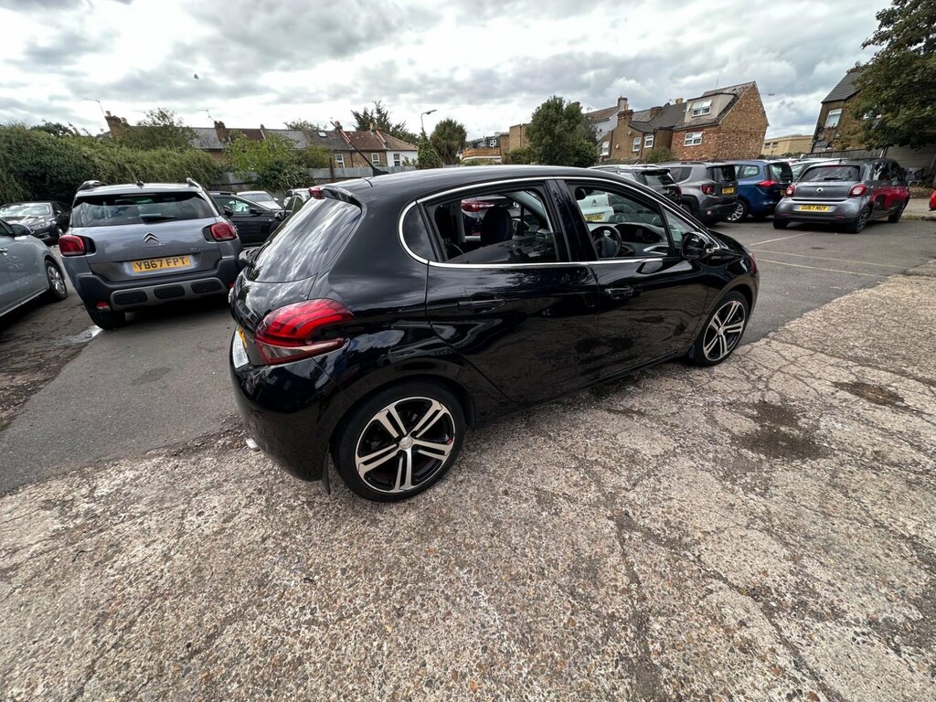 Peugeot 208  Black #7
