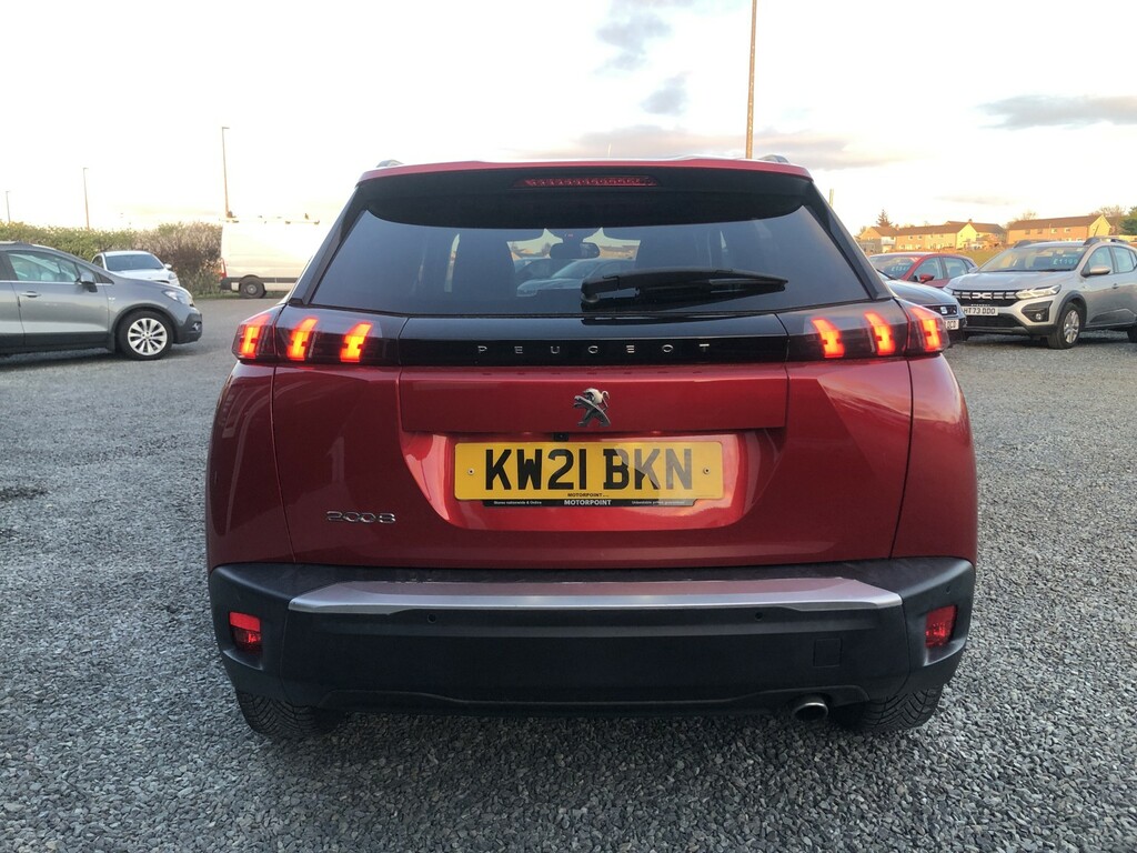Peugeot 2008 1.5 Bluehdi Allure Premium Red #5