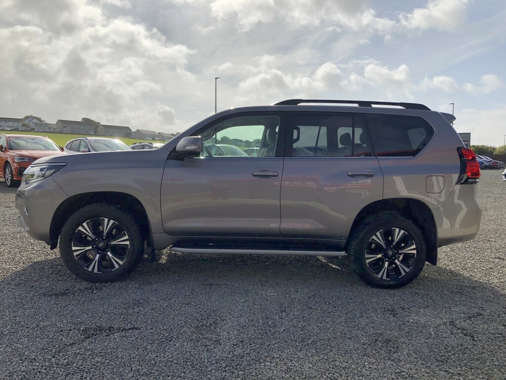 Toyota Land Cruiser 2.8 D Invincible Brown #4