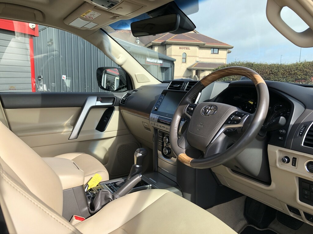 Toyota Land Cruiser 2.8 D Invincible Brown #6