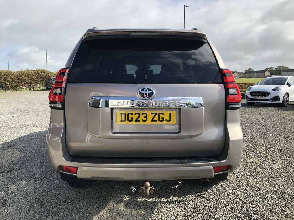 Toyota Land Cruiser 2.8 D Invincible Brown #5