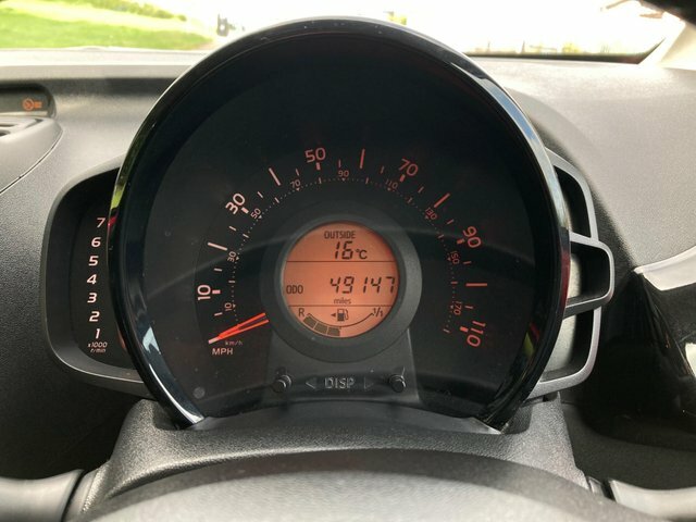 Toyota Aygo Vvt-i X-press Grey #24