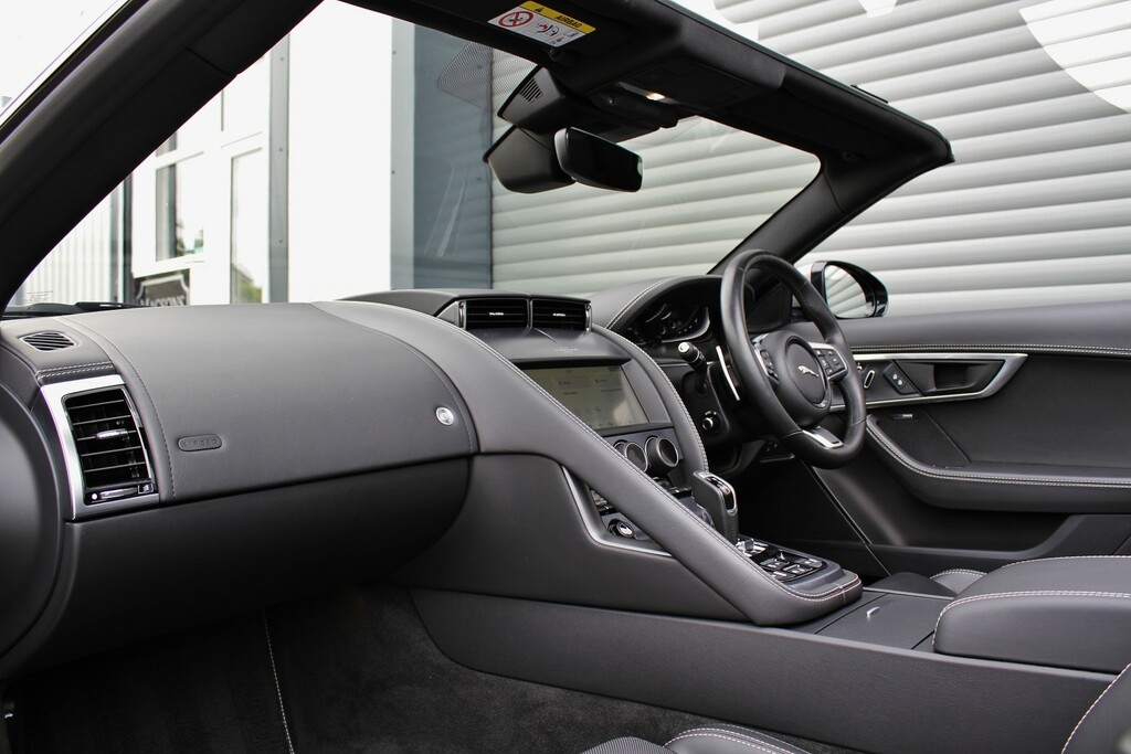 Jaguar F-Type 2.0I R-dynamic Euro 6 Ss Black #28