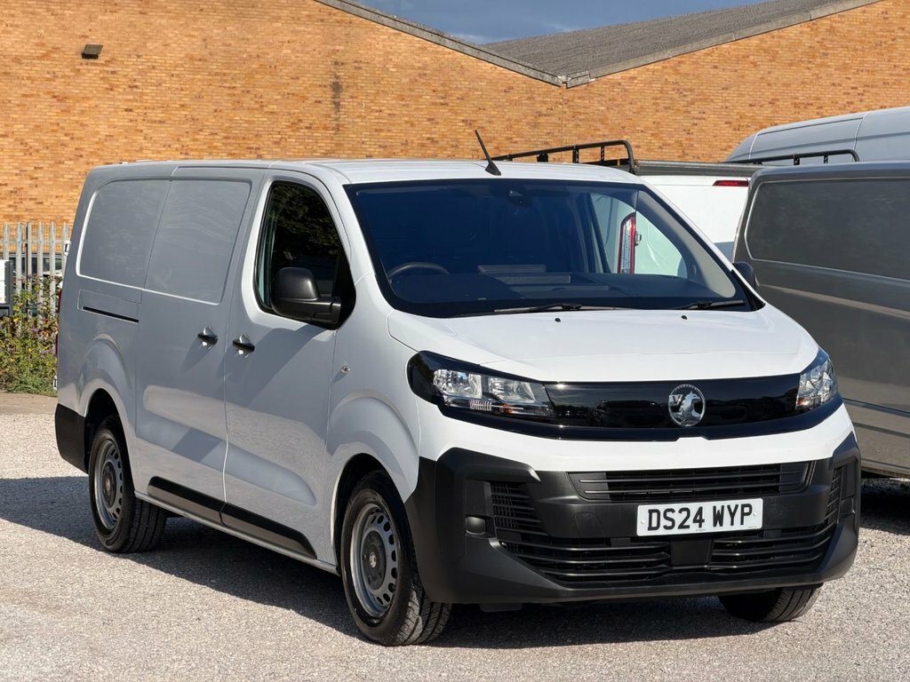 Vauxhall Vivaro 2L Prime 6Dr White #4