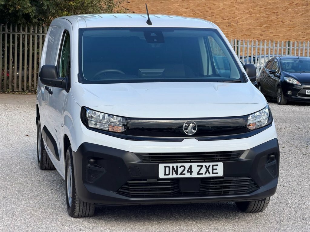 Vauxhall Combo 1.5L Prime 6Dr White #5