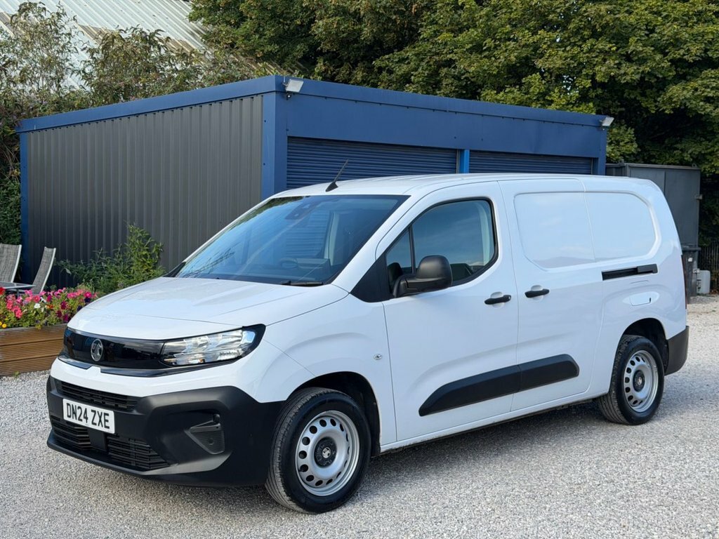 Vauxhall Combo 1.5L Prime 6Dr White