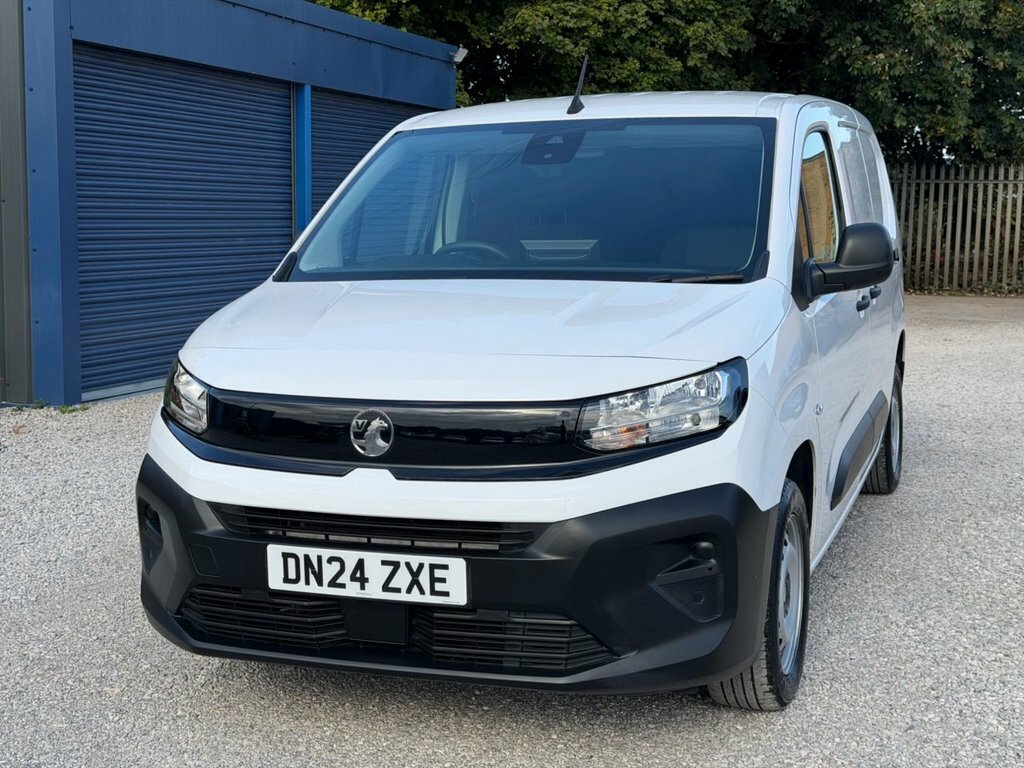 Vauxhall Combo 1.5L Prime 6Dr White #3