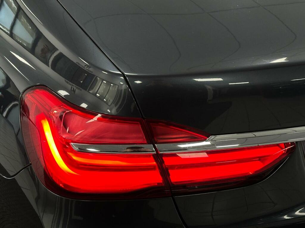 BMW 7 Series 740Ld Xdrive Black #41