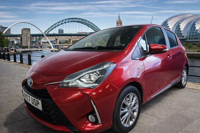 Toyota Yaris 1.5 Vvt-h Excel E-cvt Euro 6 S S 15In Alloy Red