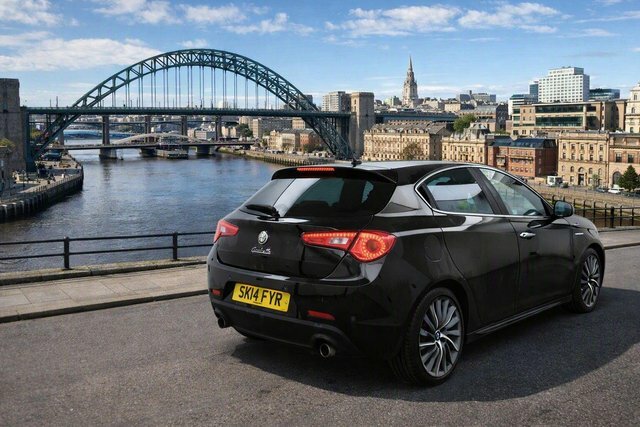 Alfa Romeo Giulietta 2.0 Jtdm-2 Sportiva Nav Euro 5 S S Black #2