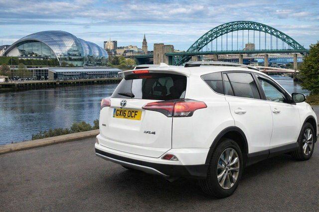 Toyota Rav 4 2.0 D-4d Excel Euro 6 S S White #2