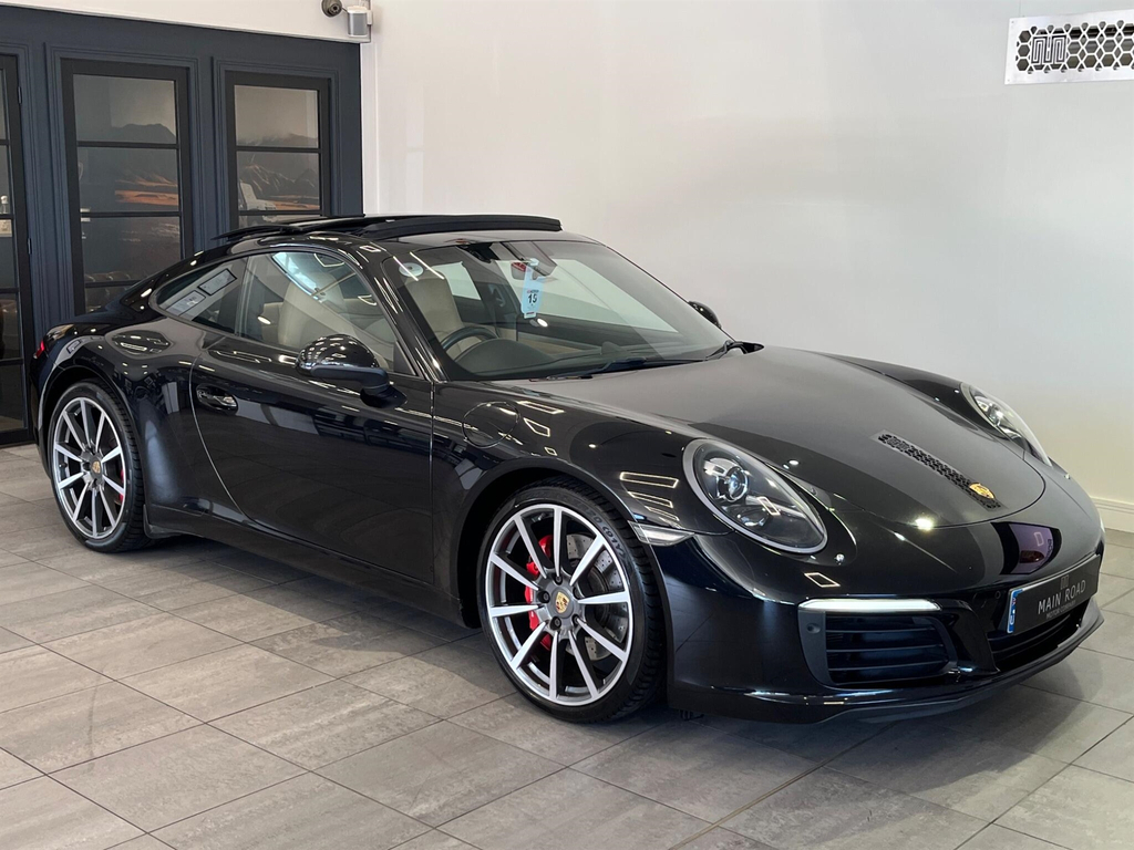 Porsche 911 2dr White #12