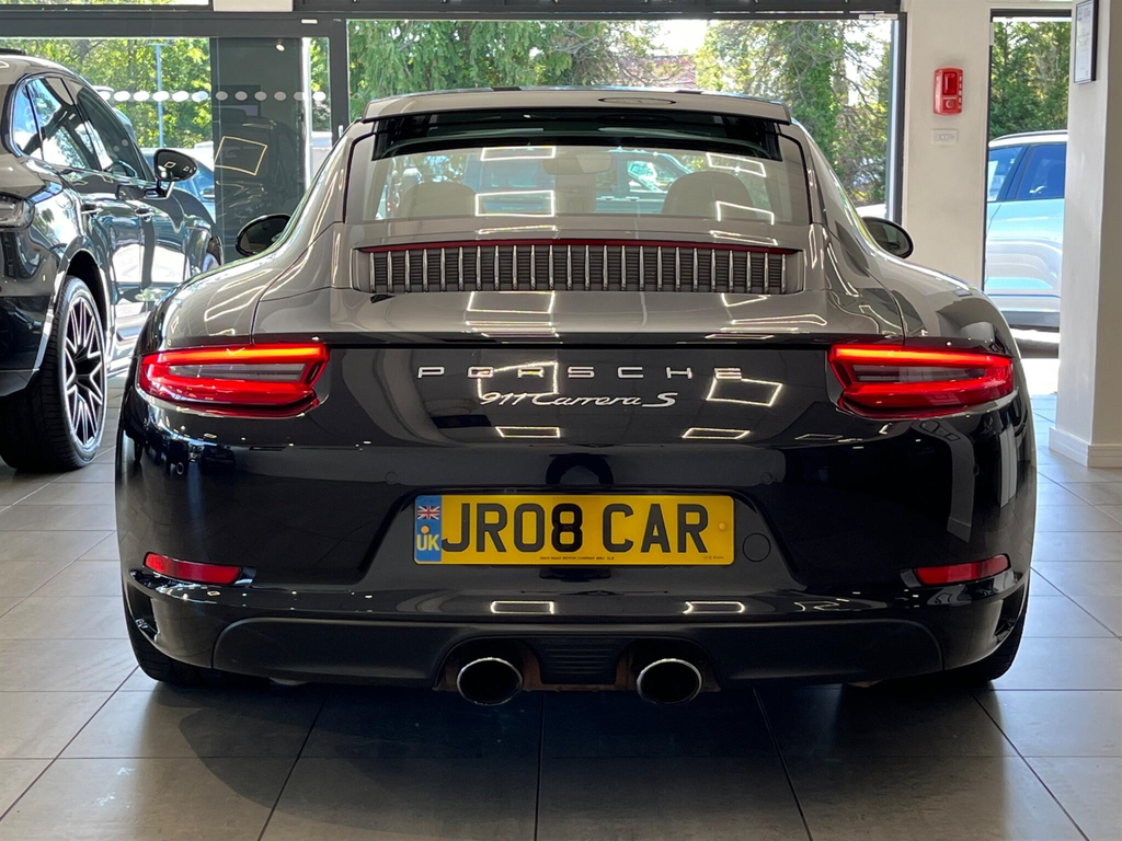 Porsche 911 2dr White #8