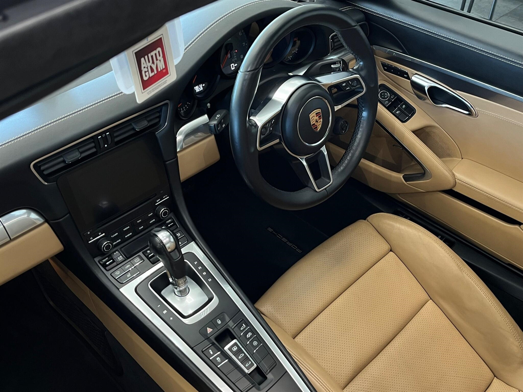 Porsche 911 2dr White #20