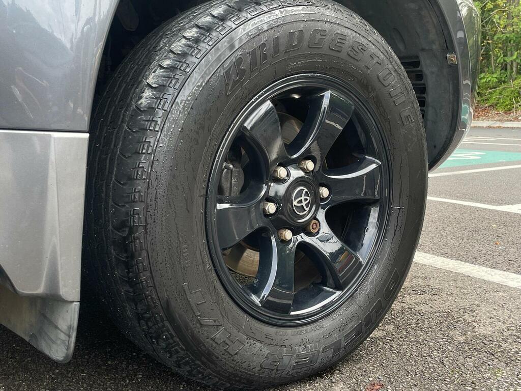 Toyota Land Cruiser 3.0 D-4d Invincible Grey #6