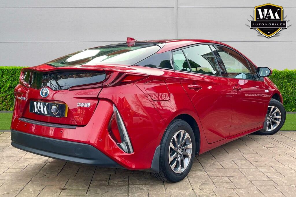Toyota Prius Hatchback 1.8 Vvt 8.8Kwh Excel Cvt Euro 6 Ss Red #4