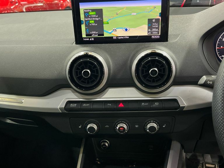 Audi Q2 35 Tfsi S Line OV73HPZ Red #2