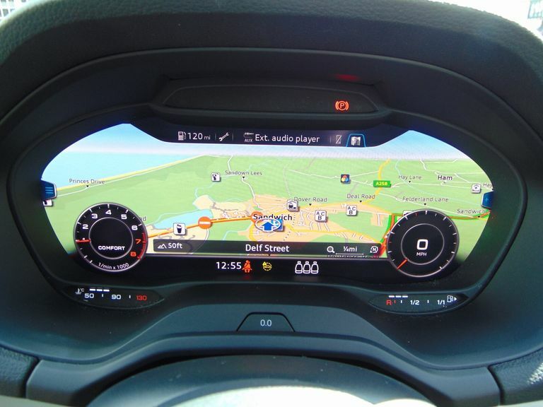 Audi Q2 35 Tfsi S Line Red #3