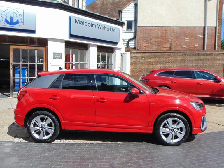 Audi Q2 35 Tfsi S Line Red #2