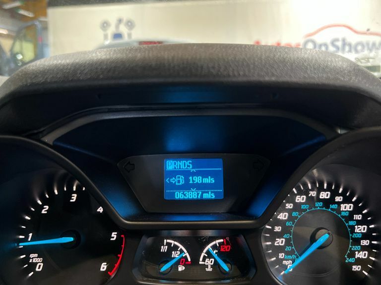 Ford Grand Tourneo Connect 1.5 Tdci 120 Zetec White #4