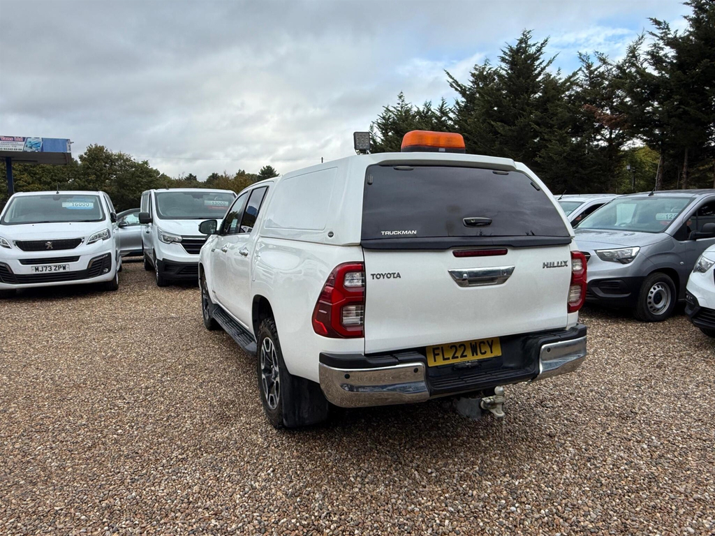 Toyota HILUX 2.4 D-4d Invincible 4Wd Euro 6 Ss White #3