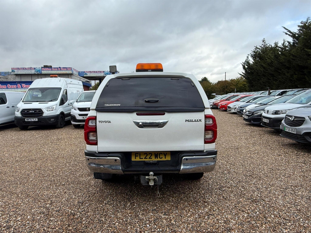 Toyota HILUX 2.4 D-4d Invincible 4Wd Euro 6 Ss White #4