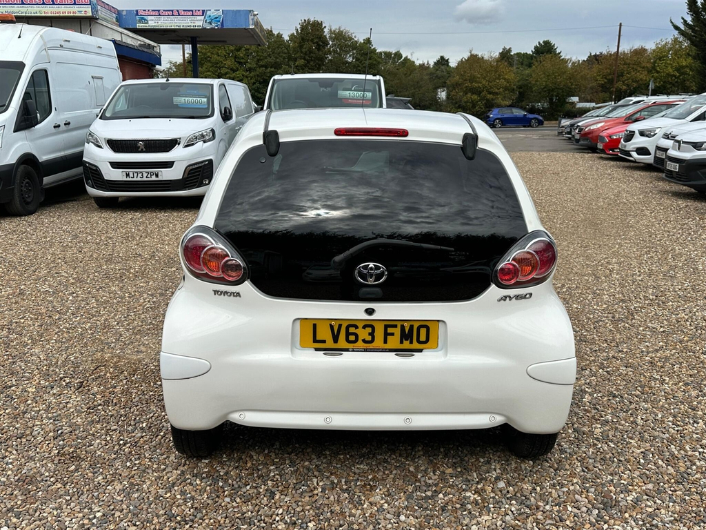 Toyota Aygo 1.0 Vvt-i Move Euro 5 White #4