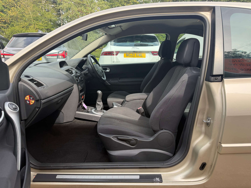 Renault Megane 1.5 Dci Dynamique S Red #16