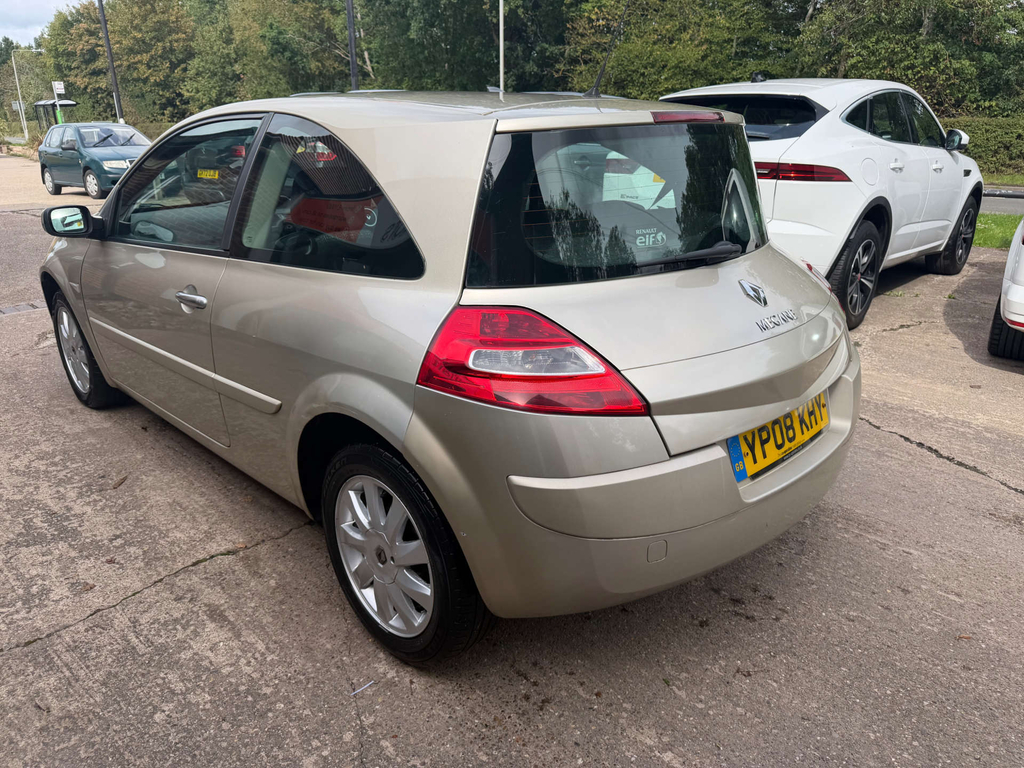 Renault Megane 1.5 Dci Dynamique S Red #9