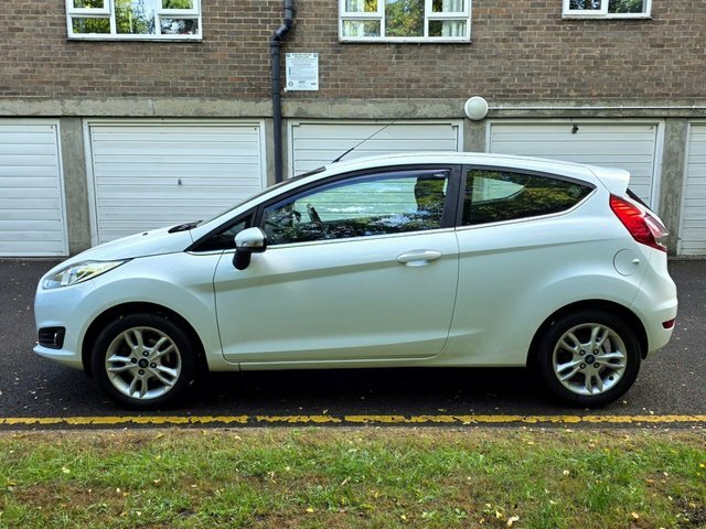 Ford Fiesta Zetec Hatchback White #4